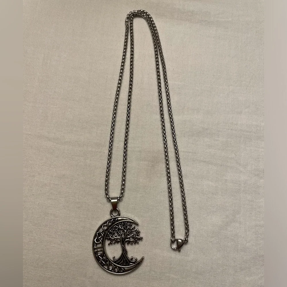Celtic Knot Moon with Tree of Life Necklace Unisex - Picture 6 of 10